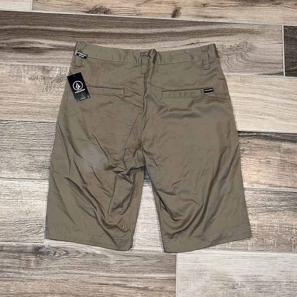BNWT Khaki VOLCOM men’s shorts Sz 28 - Picture 5 of 5